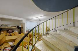 City Centre Shop with Ground Floor and Basement - Portimão