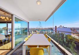 Refurbished 3 + 1 Bedroom Apartment in Rio Park Residence Condominium | Panoramic View of the Arade River – Portimão