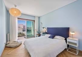 Refurbished 3 + 1 Bedroom Apartment in Rio Park Residence Condominium | Panoramic View of the Arade River – Portimão