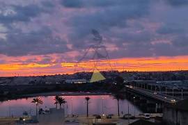 Refurbished 3 + 1 Bedroom Apartment in Rio Park Residence Condominium | Panoramic View of the Arade River – Portimão