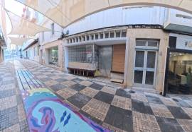Store for Rent in the Center of Portimão