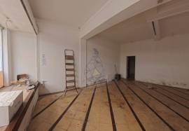 Store for Rent in the Center of Portimão