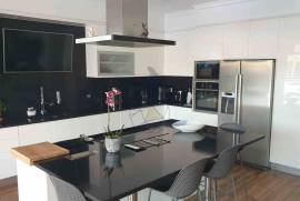 Luxury Single‑Storey 4‑Bedroom Villa with Private Pool - Portimão Luxury Single‑Storey 4‑Bedroom Villa with Private Pool - Portimão