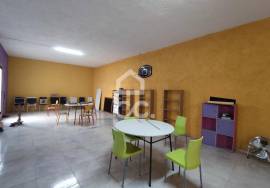 Commercial property Chaves