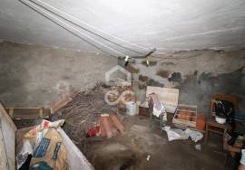 1 bedroom villa in a town just a few minutes from the city center.