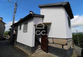 1 bedroom villa in a town just a few minutes from the city center.