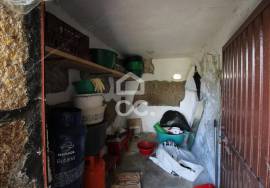 1 bedroom villa in a town just a few minutes from the city center.