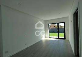 Villa V3 + 1 single tand rein of modern lines