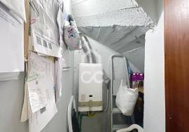 Detached house with four bedrooms, patio, garage, on the outskirts of the city