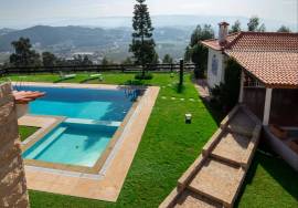 Exclusive 6 bedroom villa with 4,000 m² plot and Private Pool in Lousada