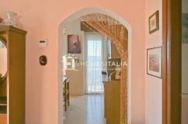 Turnkey apartment with terrace