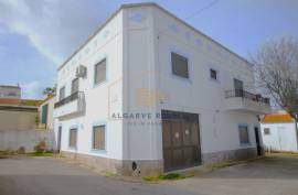 Floor of a 3 bedroom villa with large areas