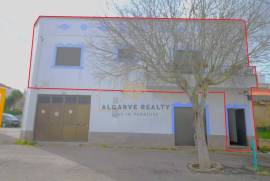 Floor of a 3 bedroom villa with large areas