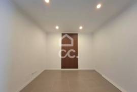 Fully renovated 2 bedroom villa