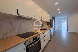 Fully renovated 2 bedroom villa