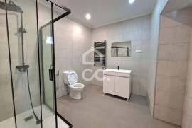 Fully renovated 2 bedroom villa