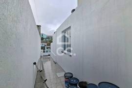 Fully renovated 2 bedroom villa