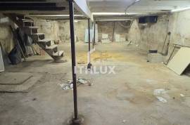 4 Bedroom Villa - Excellent Investment Opportunity – Rua da Constituição, Porto 4 Bedroom Villa - Excellent Investment Opportunity – Rua da Constituição, Porto