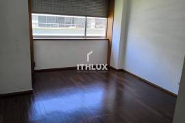 2 Bedroom Apartment with Balcony and Garage – Creixomil, Guimarães
