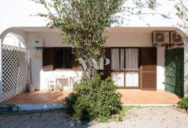 Traditional Villa with 6 Bedrooms, Pool and Land of 6,431m² in Boliqueime