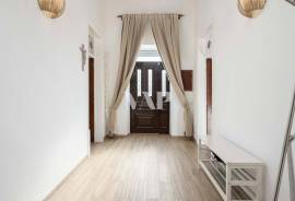 Traditional Villa with 6 Bedrooms, Pool and Land of 6,431m² in Boliqueime