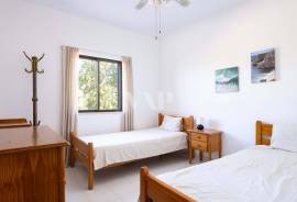 Traditional Villa with 6 Bedrooms, Pool and Land of 6,431m² in Boliqueime