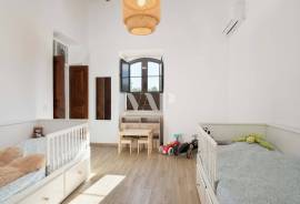 Traditional Villa with 6 Bedrooms, Pool and Land of 6,431m² in Boliqueime