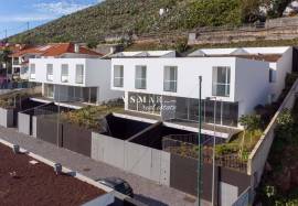 Brand-New 3-Bedroom Villa with 3 Bathrooms in Casa Branca, Funchal