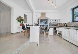 Serene Retreat: Greek-style Home in Madalena do Mar