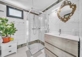 Serene Retreat: Greek-style Home in Madalena do Mar