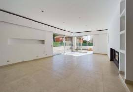 5 Bedroom Contemporary Villa for Sale in Tavira Town Centre