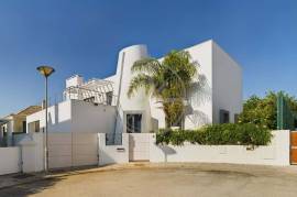 5 Bedroom Contemporary Villa for Sale in Tavira Town Centre