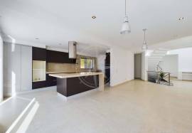 5 Bedroom Contemporary Villa for Sale in Tavira Town Centre