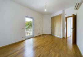 5 Bedroom Contemporary Villa for Sale in Tavira Town Centre