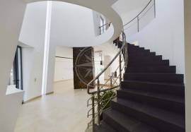 5 Bedroom Contemporary Villa for Sale in Tavira Town Centre
