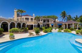 Luxuriously Chic With Amazing Ocean Views Luxuriously Chic With Amazing Ocean Views