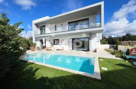 BORDEIRA - EXCEPTIONAL MODERN VILLA - FOUR BEDROOMS - POOL AND GARAGE