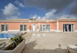 NEAR ALBUFEIRA - COUNTRY VILLA WITH POOL AND GARDENS NEAR ALBUFEIRA - COUNTRY VILLA WITH POOL AND GARDENS