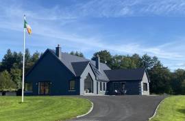 Derrymore Glen: An Architectural 350 m² Masterpiece on a 30-Acre Estate Panoramic Views