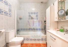 2 Bedroom Linked Villa with a Pool in Espiche Village, near Praia da Luz