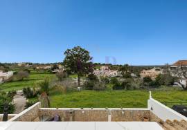 2 Bedroom Linked Villa with a Pool in Espiche Village, near Praia da Luz