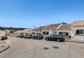 2 Bedroom Linked Villa with a Pool in Espiche Village, near Praia da Luz