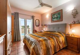 2 Bedroom Linked Villa with a Pool in Espiche Village, near Praia da Luz