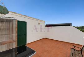 2 Bedroom Linked Villa with a Pool in Espiche Village, near Praia da Luz