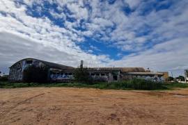 Land with approved project | Olhão