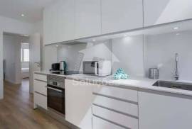 Fully Refurbished 2 Bedroom Apartment in the Riverside Area of Portimão