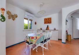 Algarve Villa with Pool in the Center of Albufeira