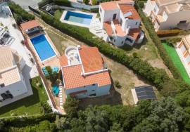 Algarve Villa with Pool in the Center of Albufeira