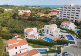 Algarve Villa with Pool in the Center of Albufeira