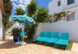 Algarve Villa with Pool in the Center of Albufeira
